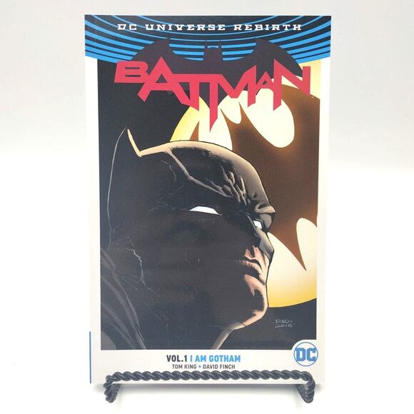 4 DC TPB Lot Batman Flash Year One I Am Gotham Court of Owls Lightning Strikes - Picture 2 of 5